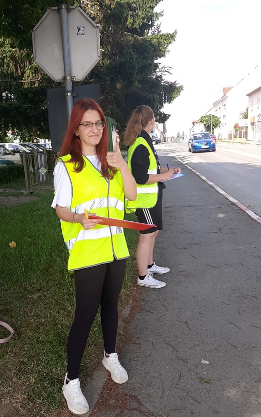 Uenici broje promet na raskriju